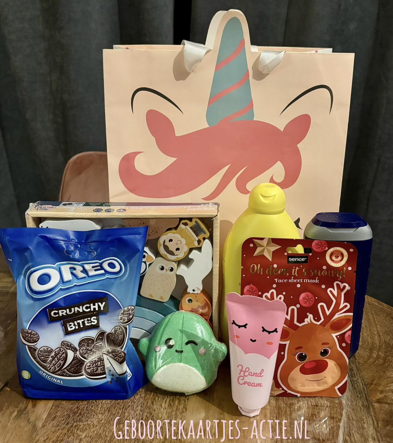 gratis verrassingstasje en naamsleutelhanger